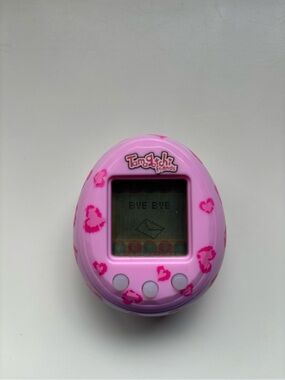Vintage Bandai tamagotchi & friends virtual pet